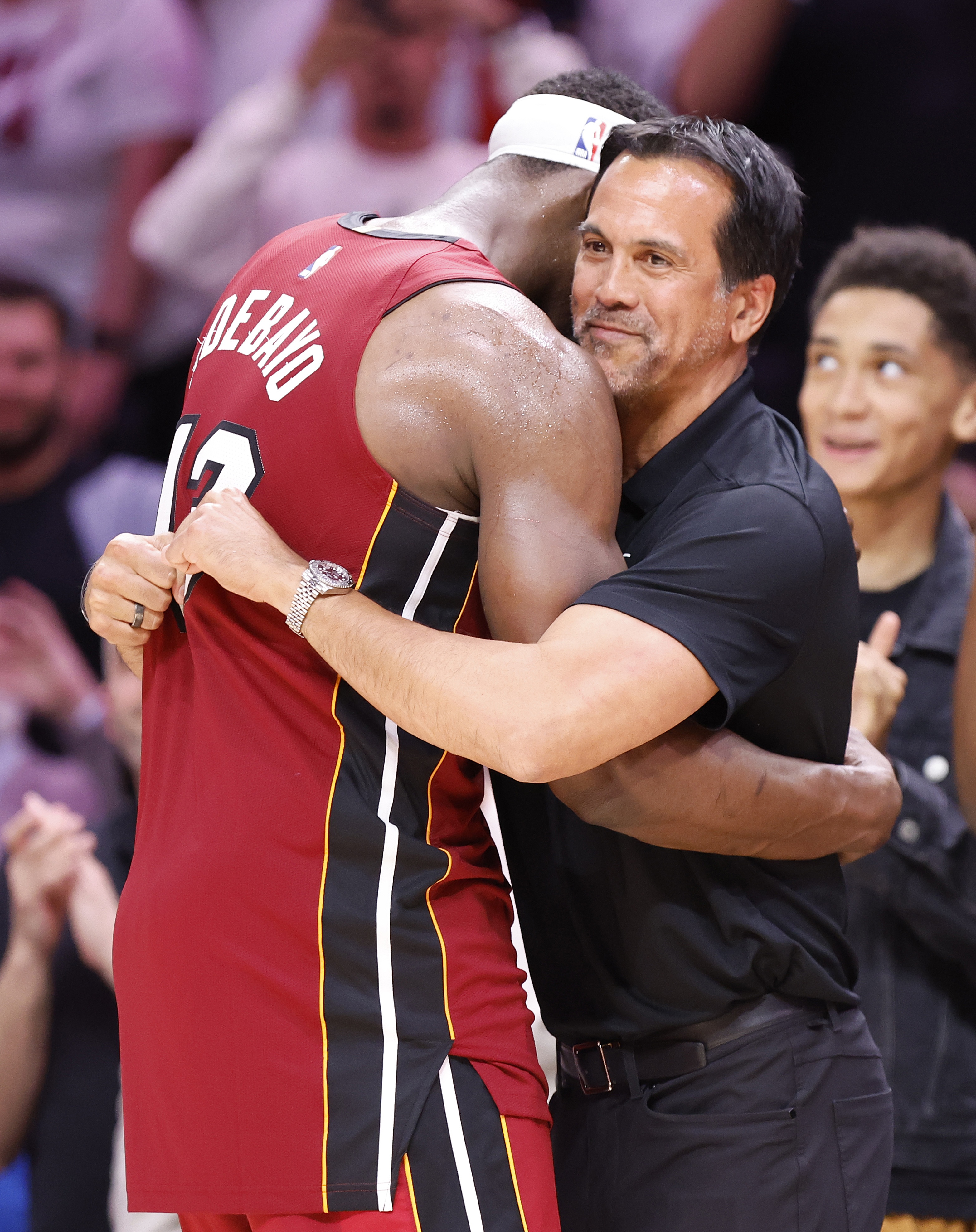 乐鱼官网下载-阿里纳斯：若阿德巴约79分时被换下 他整个生涯都会遗憾&amp;怨恨教练