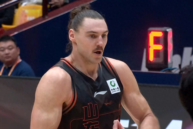 乐鱼app-山东男篮苦战险胜福建，斯蒂尔再取全队最高分，高诗岩被驱逐|山东队|珀塞尔|郭凯|福建队|乔-约翰逊_新浪体育_新浪新闻